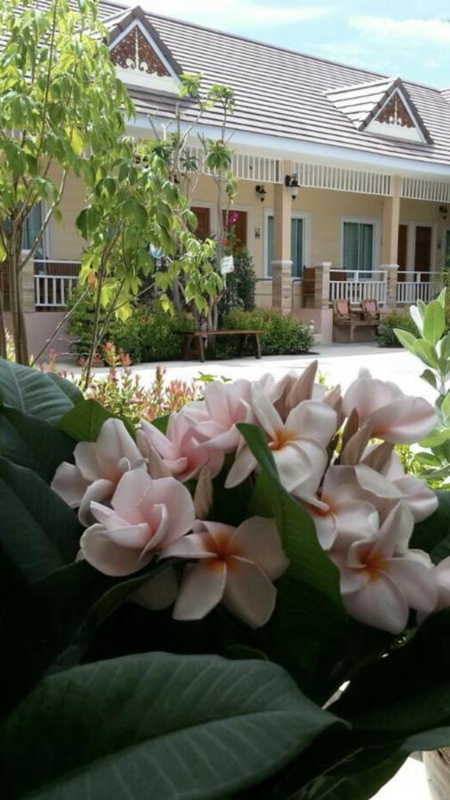 Suksopha Resort Prachuap Khiri Khan Bagian luar foto